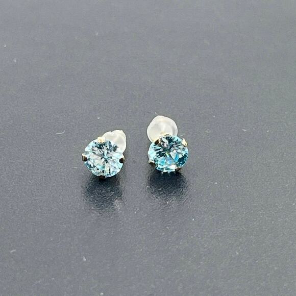 JCM 10k Yellow Gold 6mm Blue 4Prong Set Cz‎ Stud November Birthstone Earrings